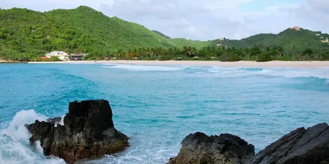 Sunny Josiah’s Bay for a Perfect Island Getaway